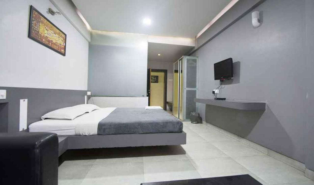Hotel Royal Palace Aurangābād Esterno foto